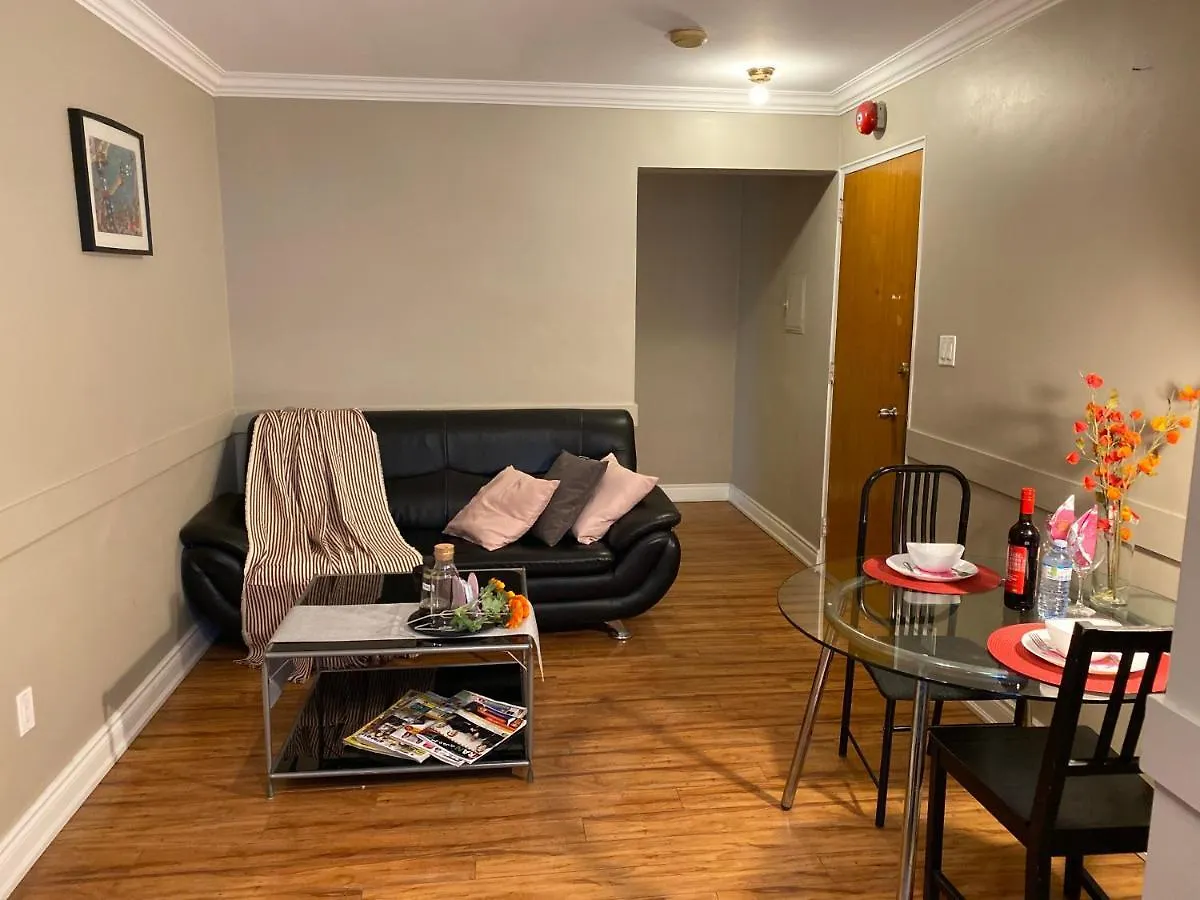 Kashaneh Guest House Toronto