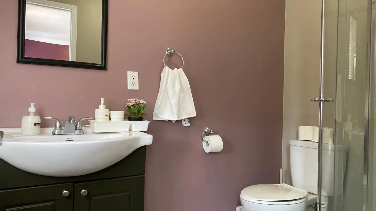 Kashaneh Guest House Toronto