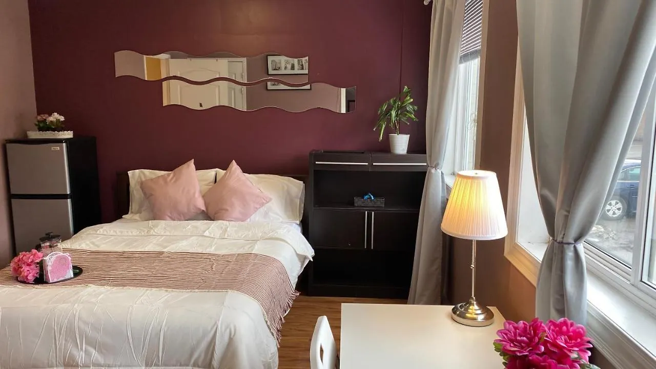 Kashaneh Guest House Toronto